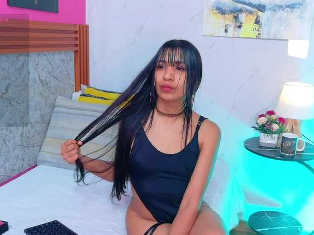 littleeemiily live webcam show