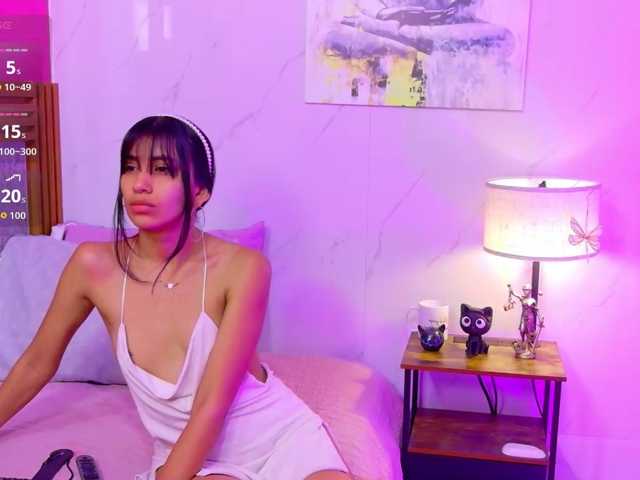 littleeemiily live cam on BongaCams