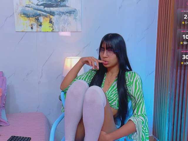 littleeemiily live cam on BongaCams