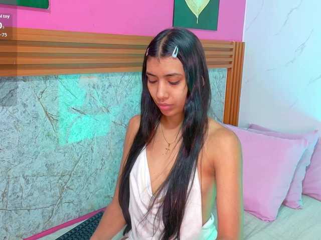 littleeemiily live cam on BongaCams