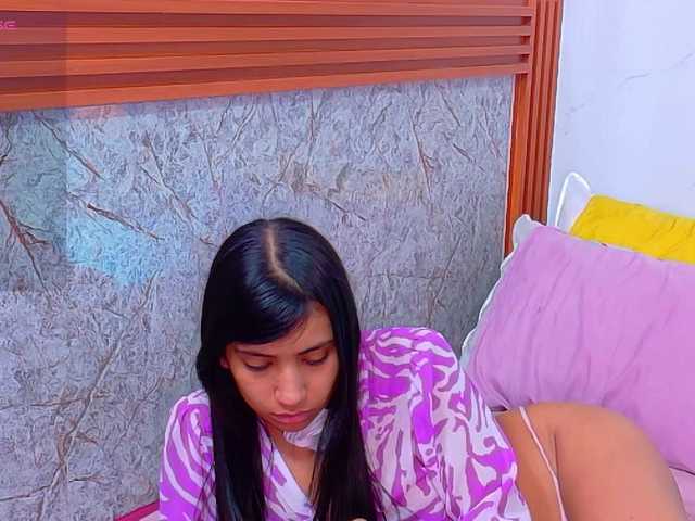 littleeemiily live cam on BongaCams