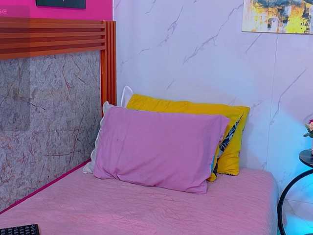 littleeemiily live cam on BongaCams