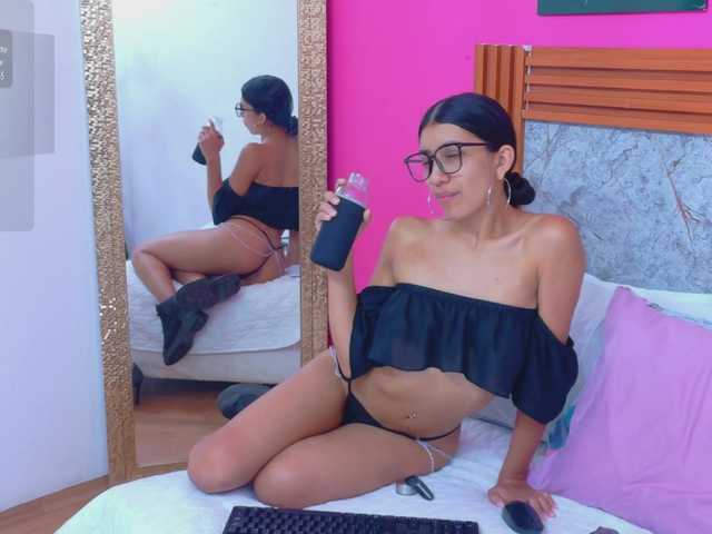 littleeemiily's BongaCams show and profile