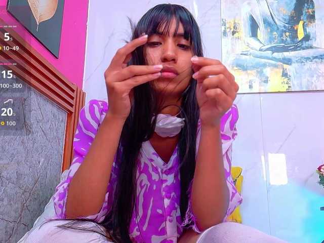 littleeemiily live cam on BongaCams