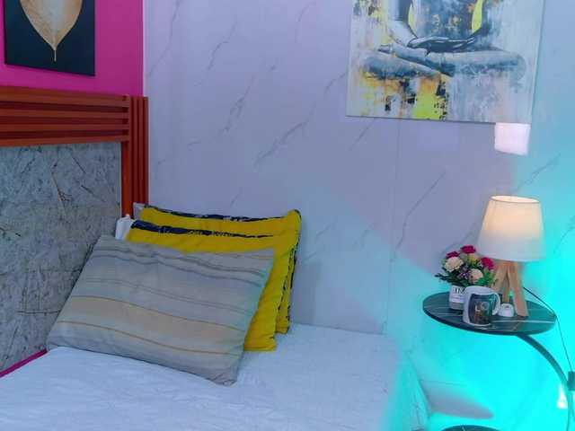 littleeemiily live webcam show