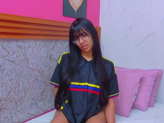 littleeemiily live cam on BongaCams