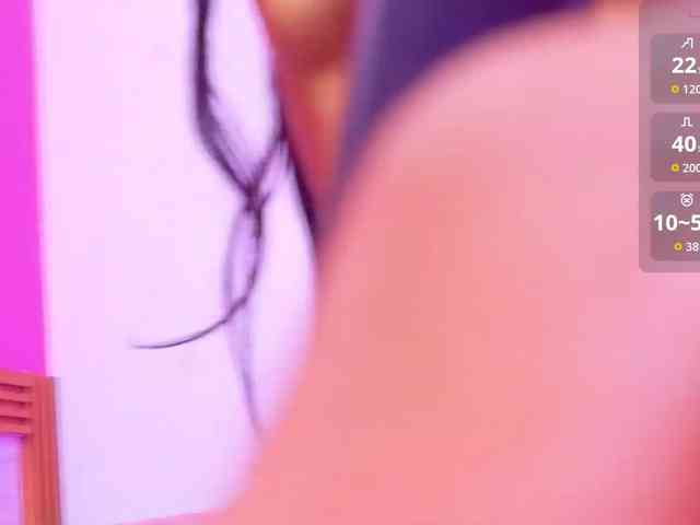 Model: littleeemiily