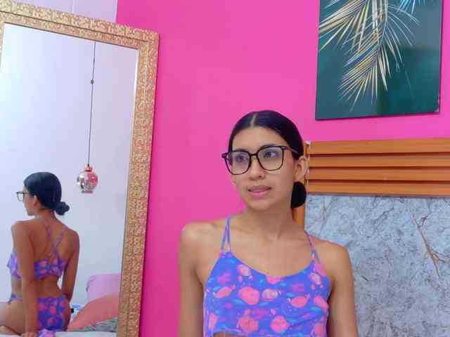 littleeemiily webcam