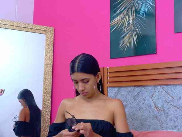 littleeemiily webcam