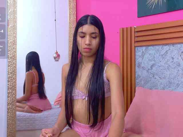 littleeemiily webcam