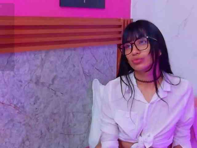 littleeemiily webcam