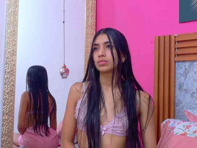 littleeemiily webcam