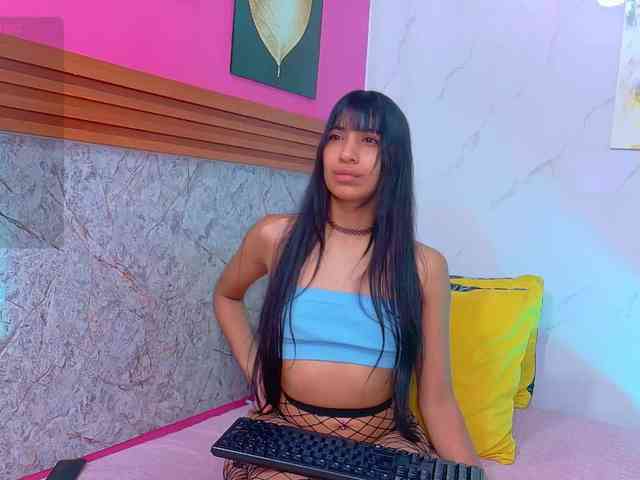 littleeemiily webcam