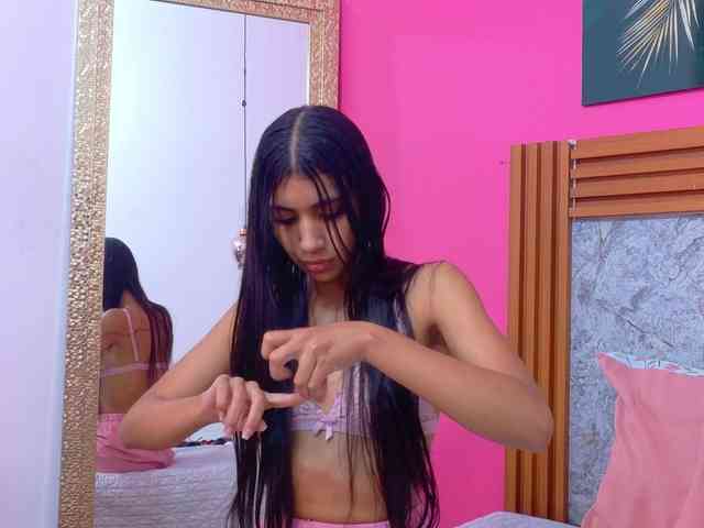 littleeemiily webcam