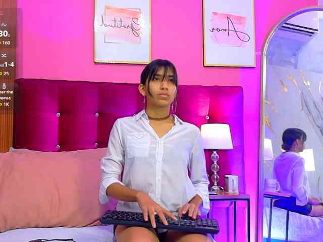 littleeemiily webcam