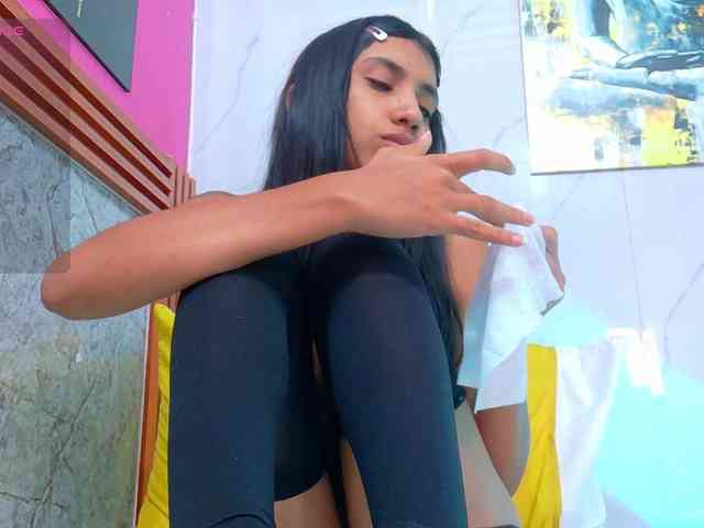 nude webcam chatroom Littleeemiily