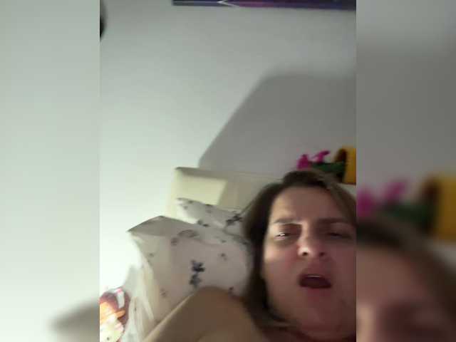 ReveMignoneX live cam on BongaCams