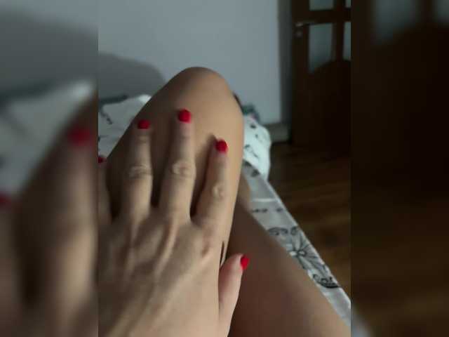 ReveMignoneX — live female cam