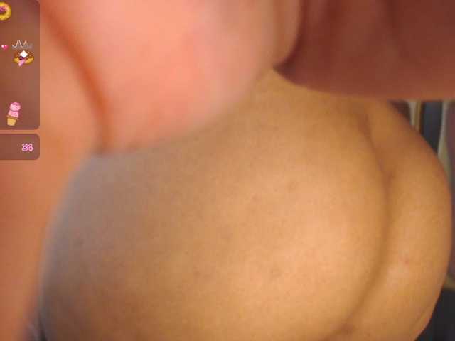 Badmommmy live cam on BongaCams