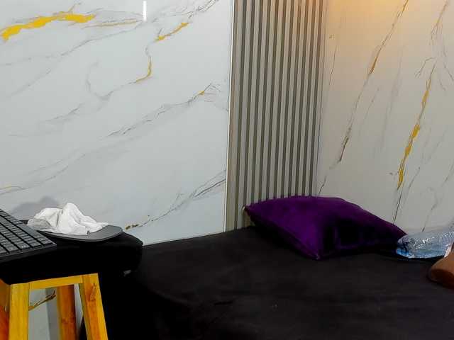RachelleWoods69 live cam preview