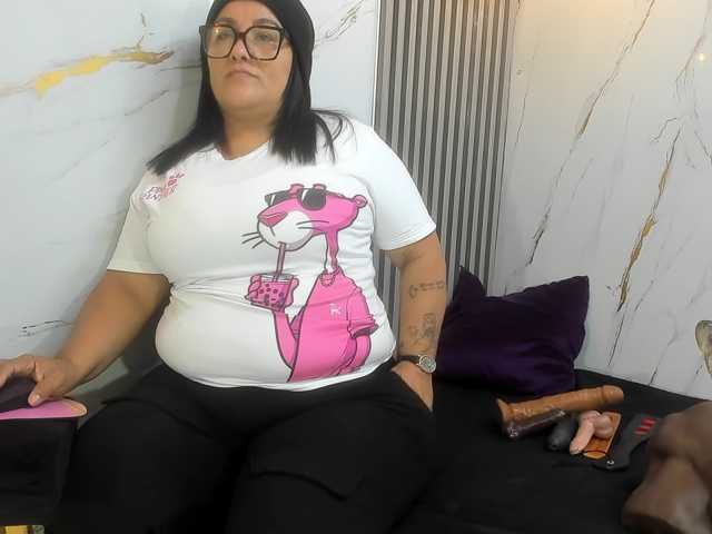 RachelleWoods69 live cam preview