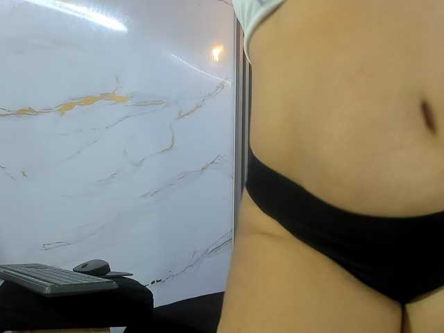 RachelleWoods69 live cam preview