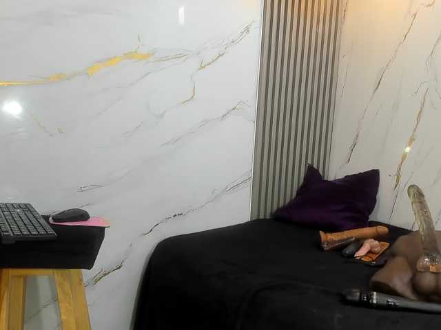 RachelleWoods69, en vivo ahora en BongaCams