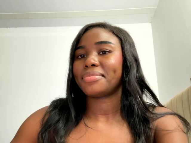Girlstrong live cam on BongaCams