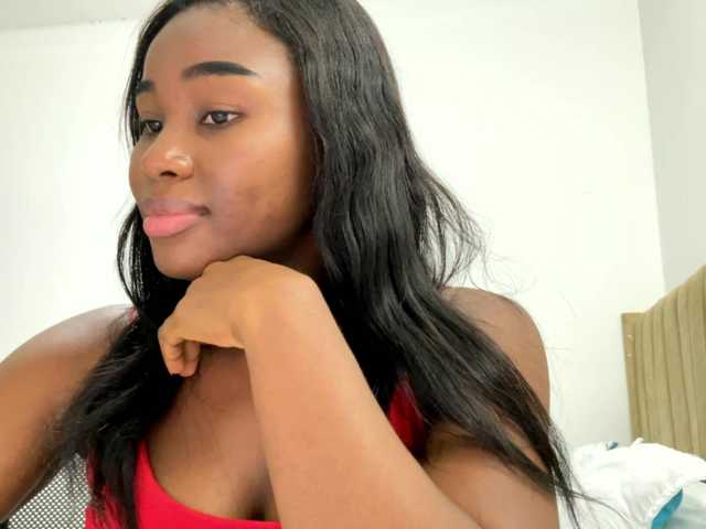 Girlstrong live cam on BongaCams