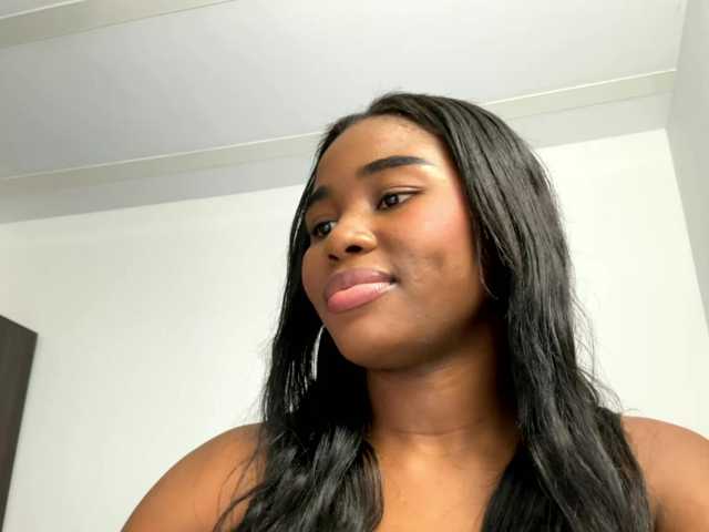 Girlstrong live cam on BongaCams