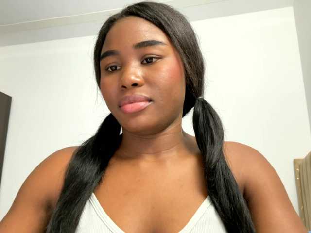 Girlstrong live cam on BongaCams