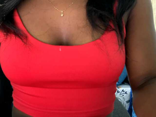 Girlstrong live cam on BongaCams