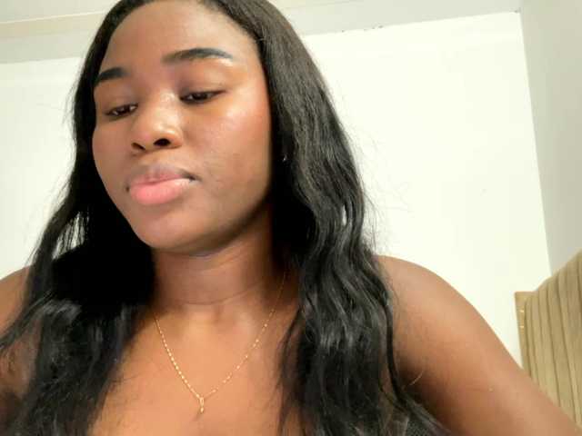Girlstrong live cam on BongaCams