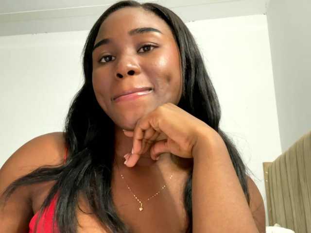 Girlstrong live cam on BongaCams