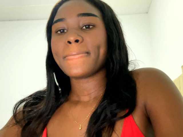 Girlstrong live cam on BongaCams