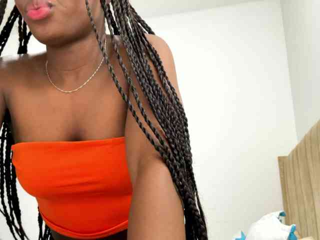 Sara_muscle webcam