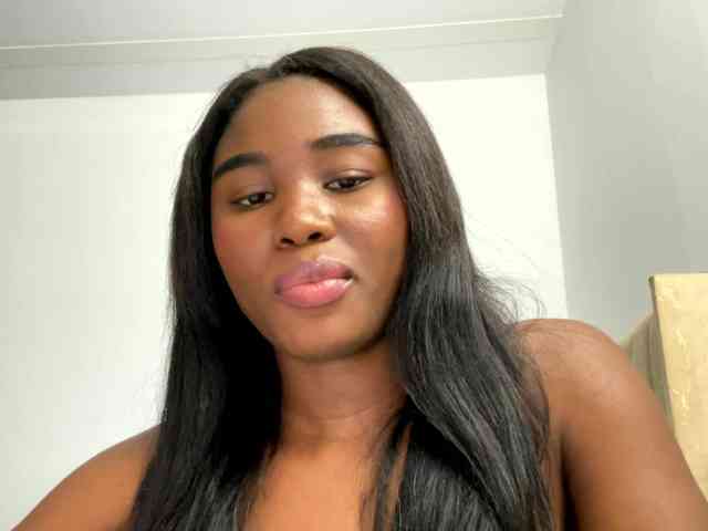 Sara_muscle webcam