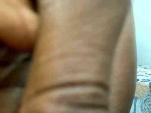 Sara_muscle webcam