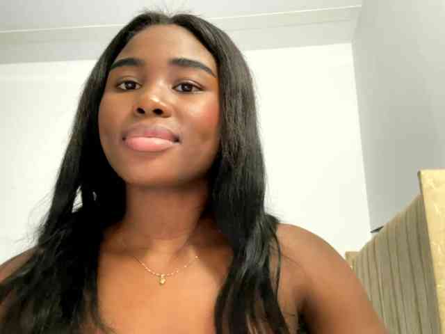Sara_muscle webcam
