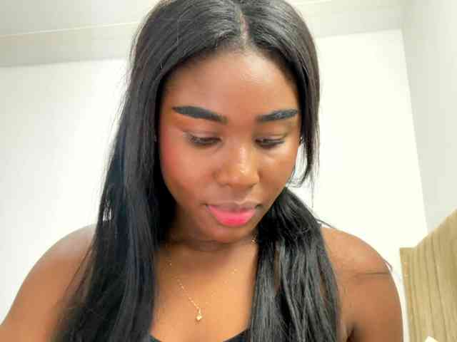 Sara_muscle webcam