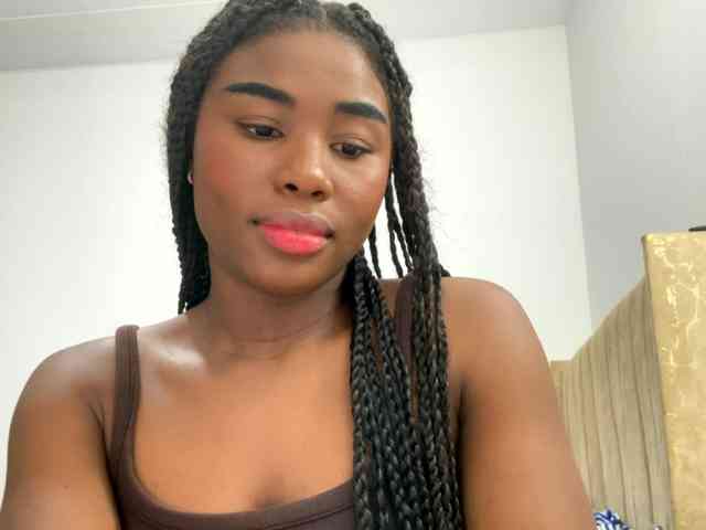 Sara_muscle webcam