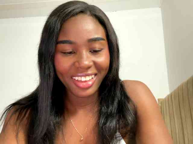 Sara_muscle webcam