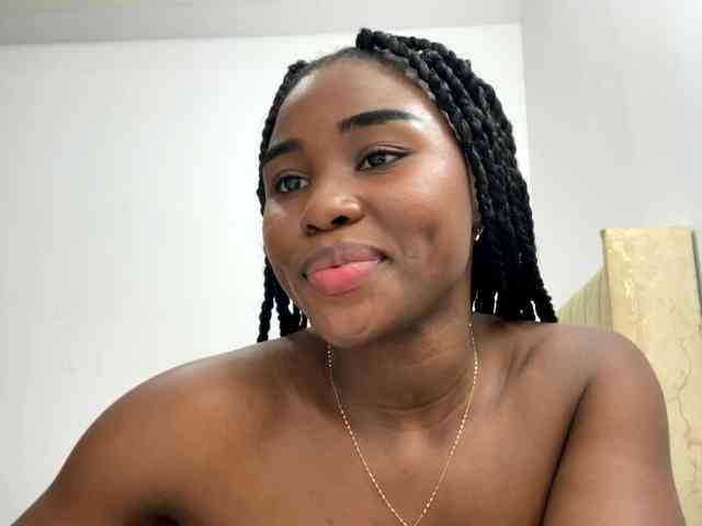Sara_muscle webcam