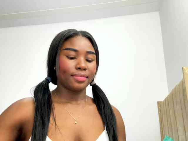Sara_muscle webcam