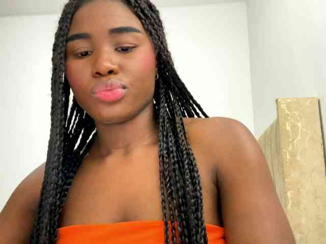 Sara_muscle webcam