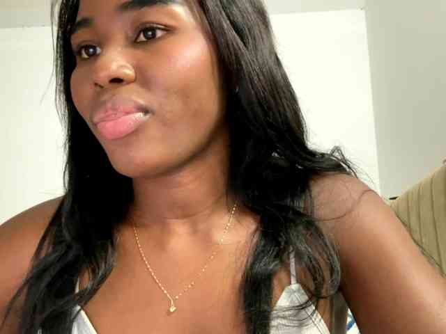 Sara_muscle webcam