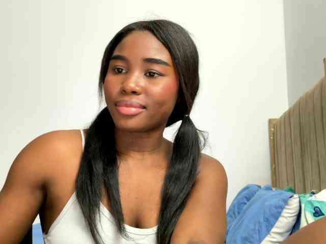 Sara_muscle webcam