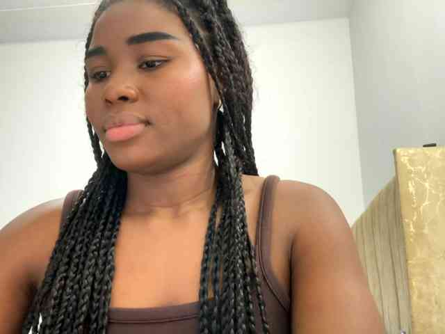 Sara_muscle webcam