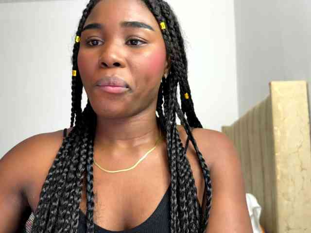 Sara_muscle webcam