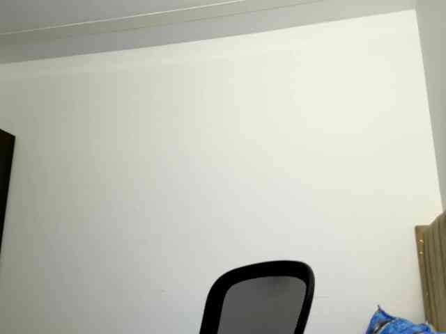 Sara_muscle webcam